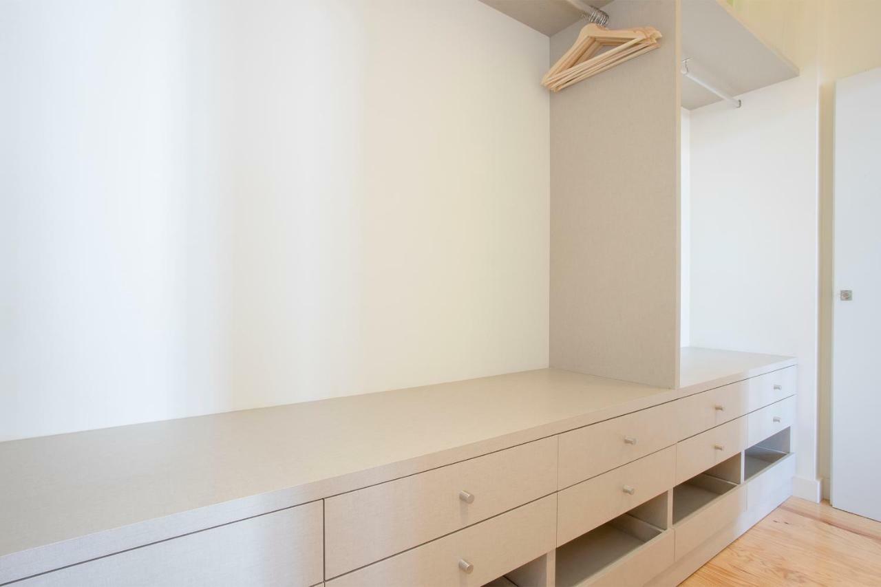 Downtown Spacious Studio Porto Luaran gambar